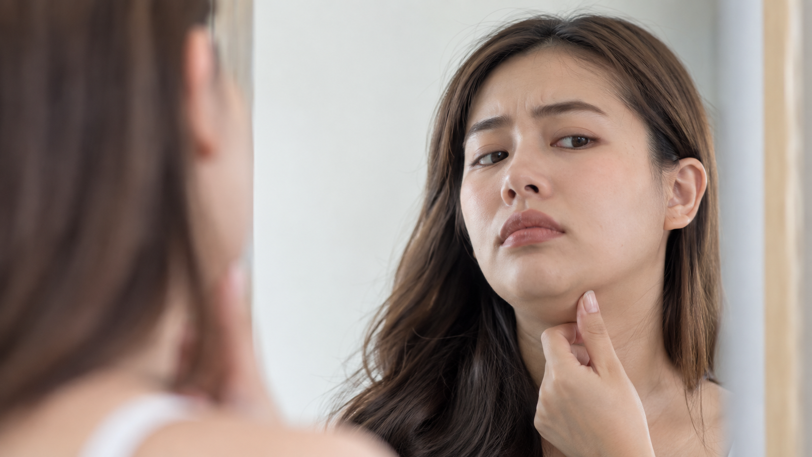 woman with undefined chin